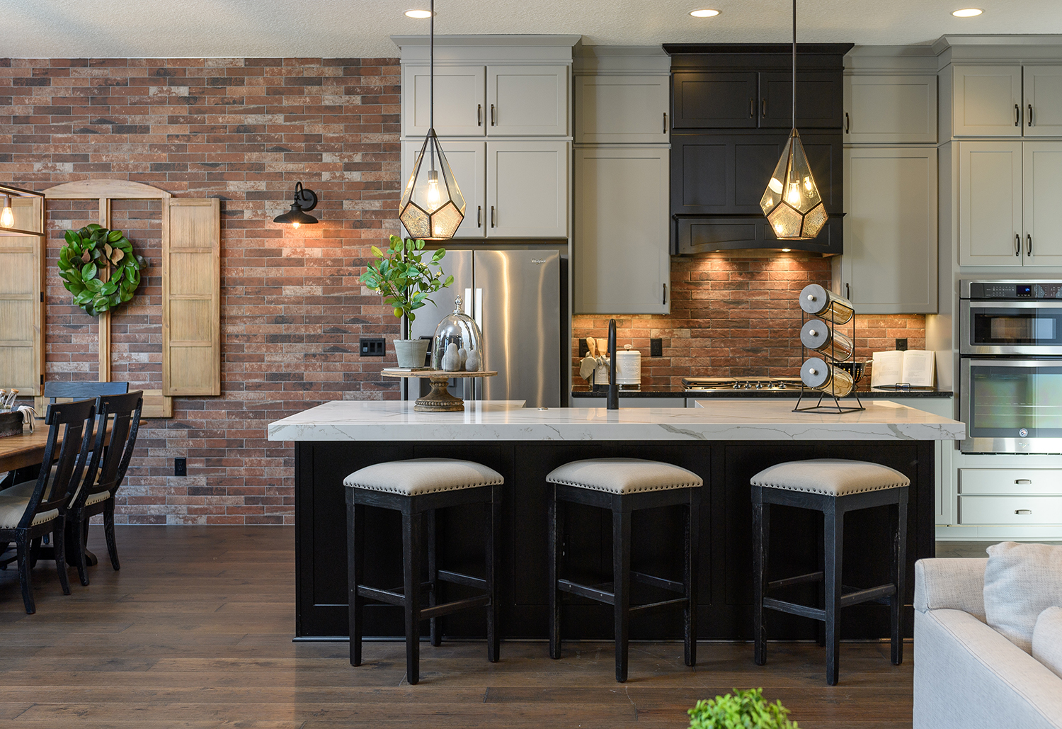 The Best Locations for Placing Wall Ovens in your Kitchen Designs –  VESTABUL SCHOOL OF DESIGN